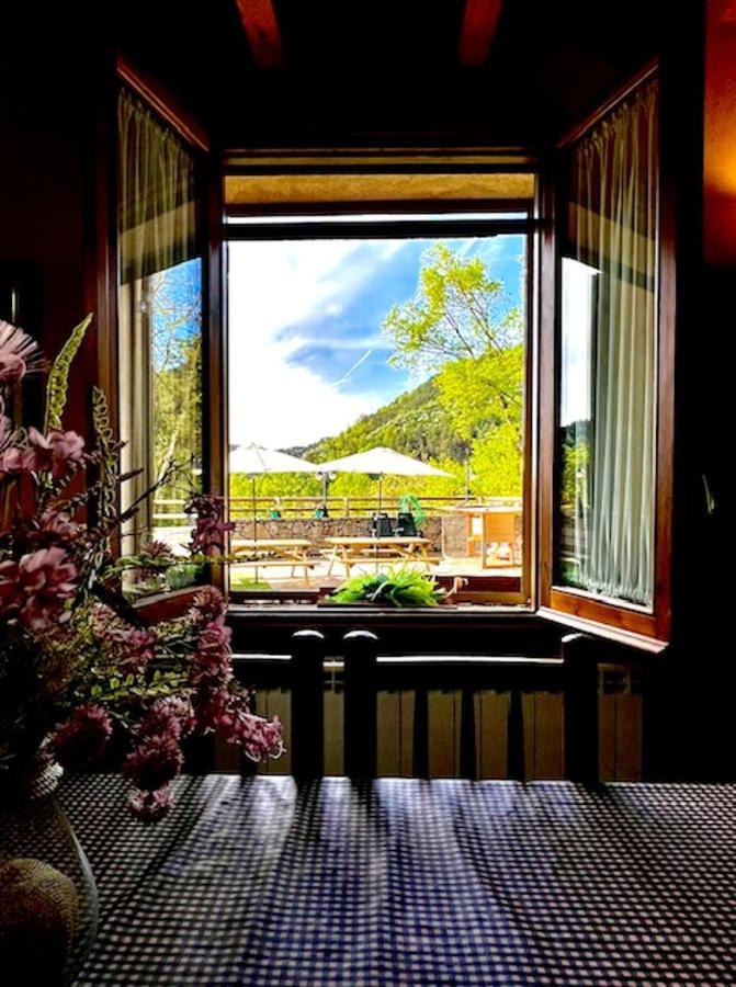 Spacious House In Ogassa With Terrace And Bbq Eksteriør bilde